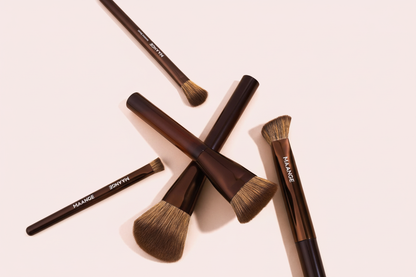 MAANGE brushes clean pink background